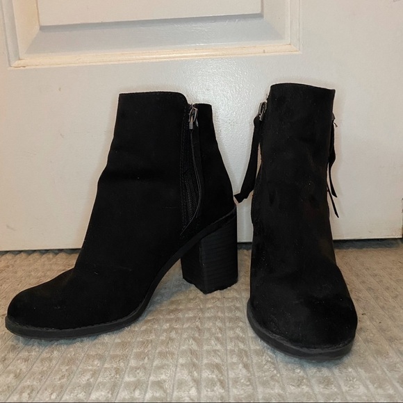 LORD & TAYLOR Lexie & Abbie Karina Zip Ankle Boots Black Booties - Picture 2 of 8